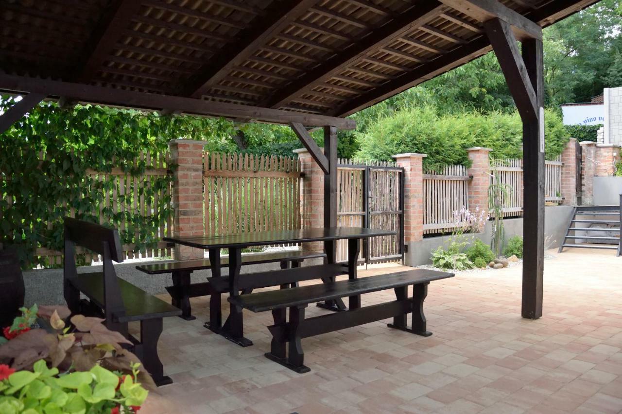 Ubytování U Sklepů Kyjov (Hodonin District) Exterior foto