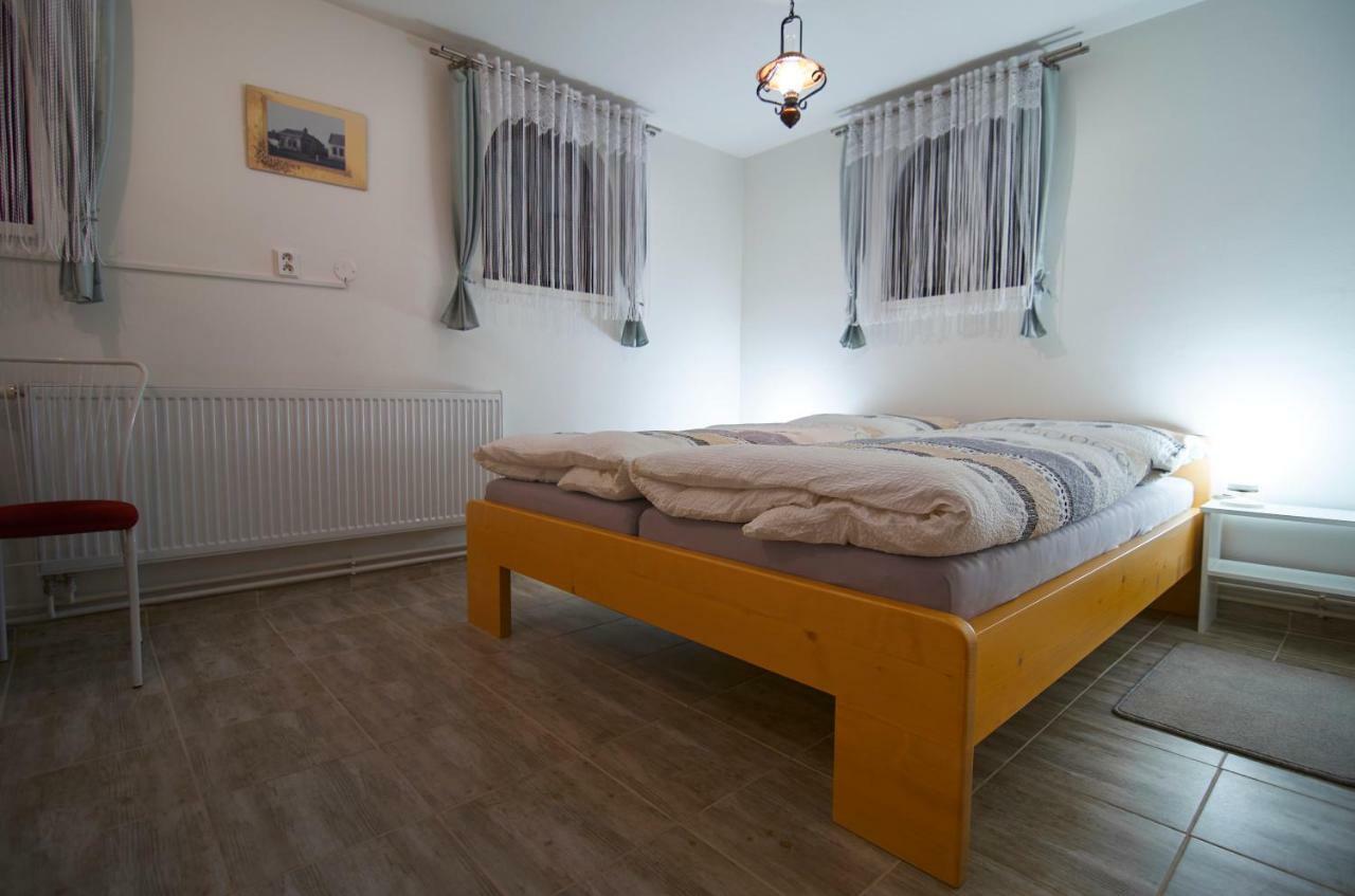 Ubytování U Sklepů Kyjov (Hodonin District) Exterior foto